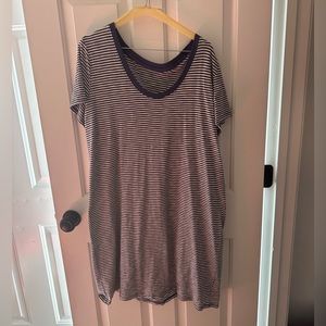 Universal thread T-shirt dress